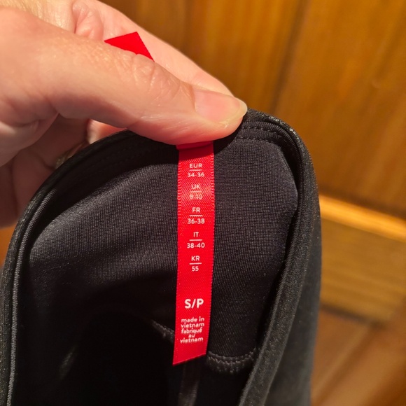 Spanx Faux Leather Moto Leggings in Very Black Small NWT - Picture 6 of 9